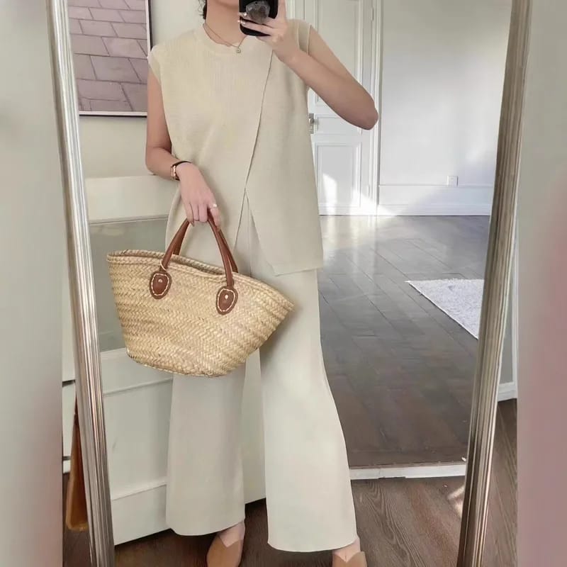 Conjunto fluido de top asimétrico y pantalón ancho