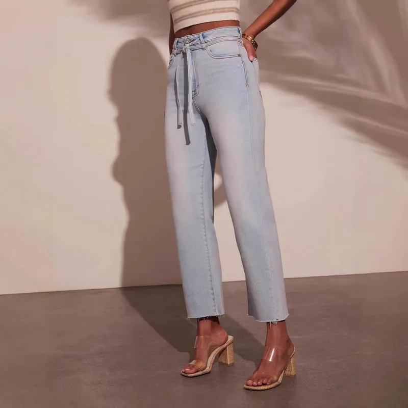 Pantalón vaquero recto azul claro