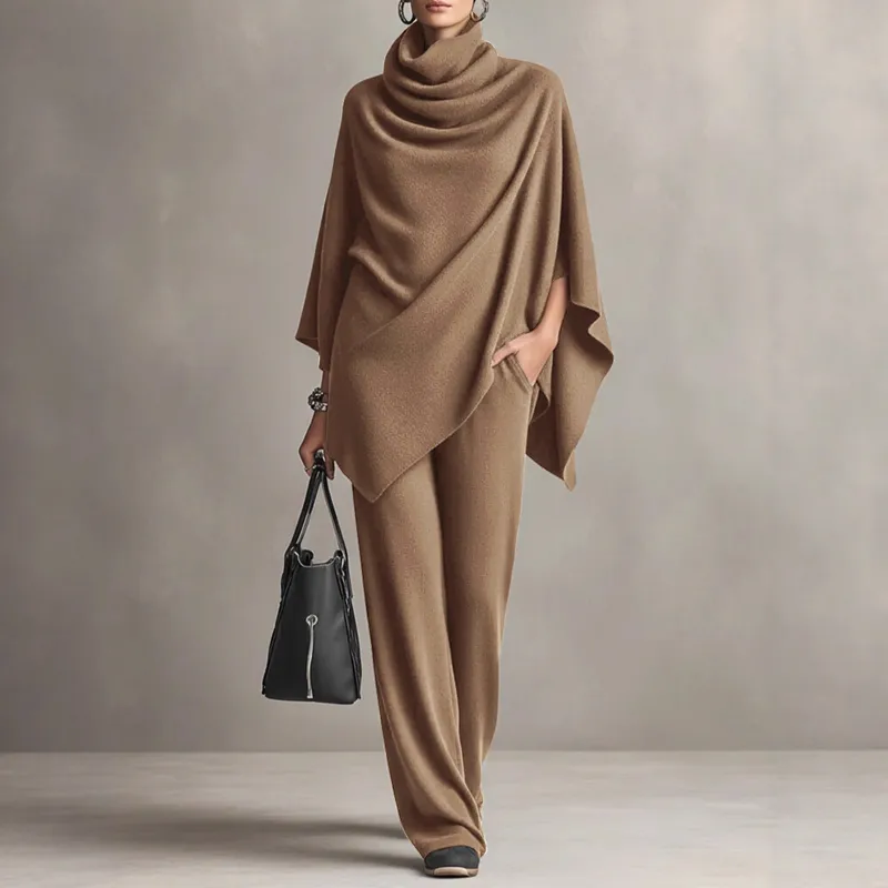Conjunto fluido con poncho asimétrico