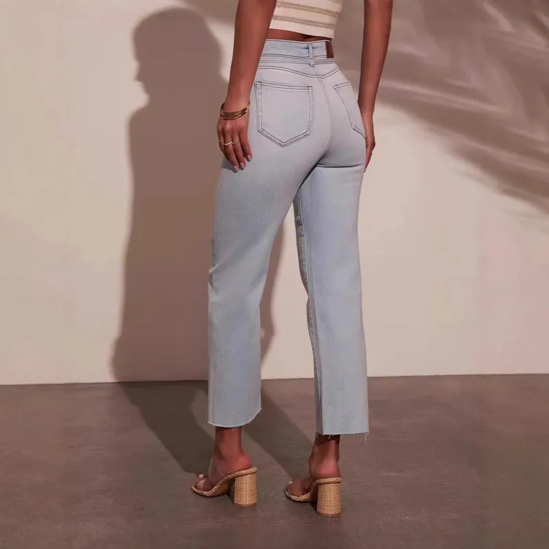 Pantalón vaquero recto azul claro