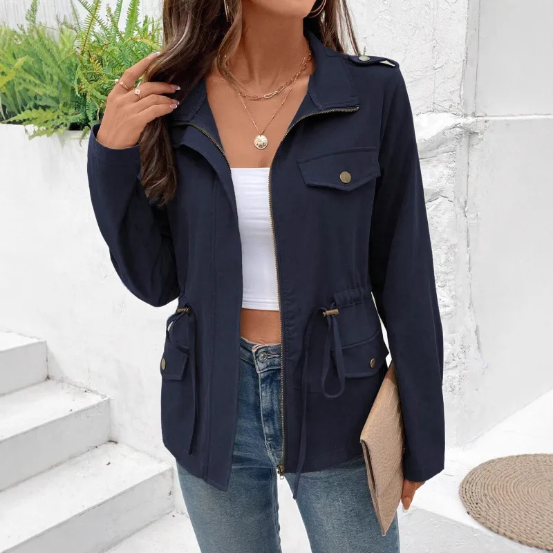 Chaqueta entallada con cremallera