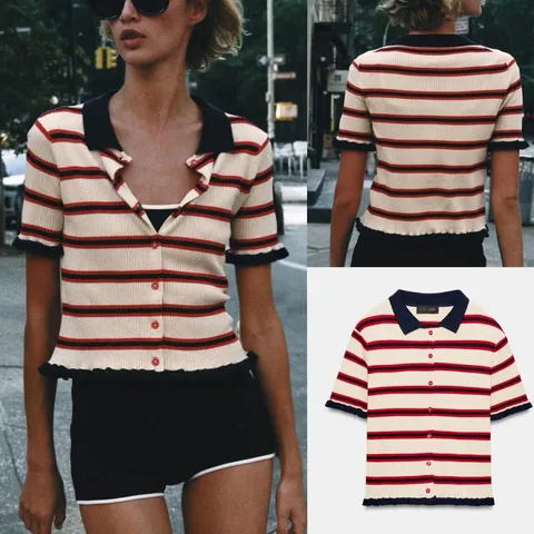 Polo de punto a rayas con volantes